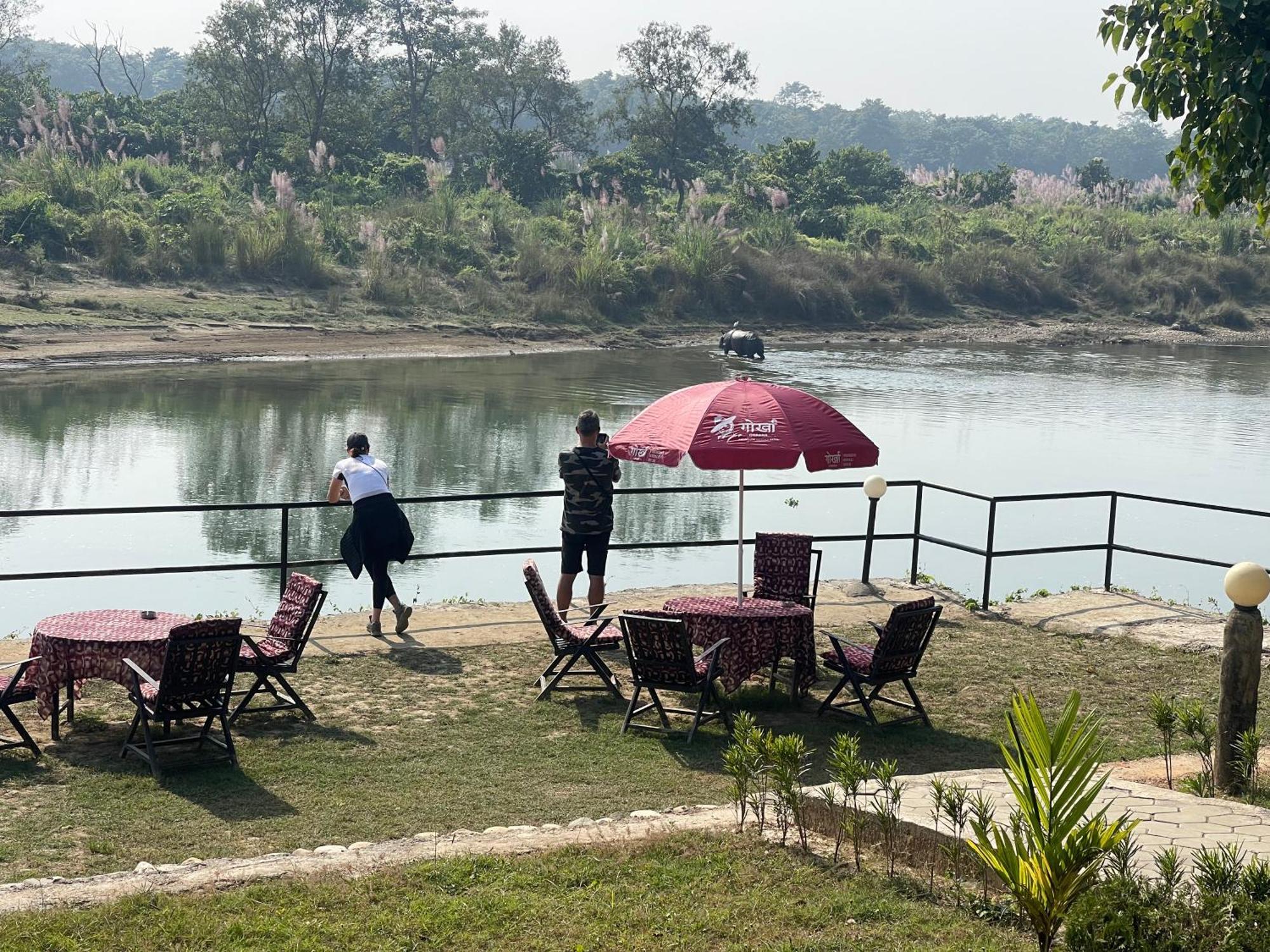 Chitwan Riverside Resort Sauraha Exterior photo